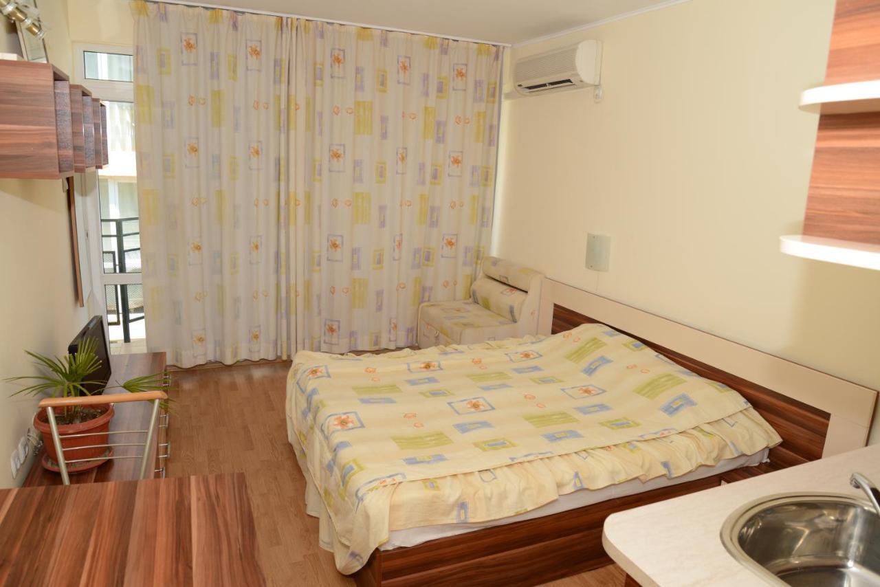 Hotel Riviera Равда Екстер'єр фото